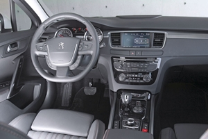 Peugeot 508 RXH abitacolo - UltimoGiro.com