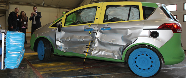 Nuova Ford B-MAX, 7 airbag per proteggre guidatore ed ospiti dell'abitacolo - UltimoGiro.com