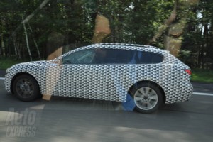 mazda6 station wagon foto spia