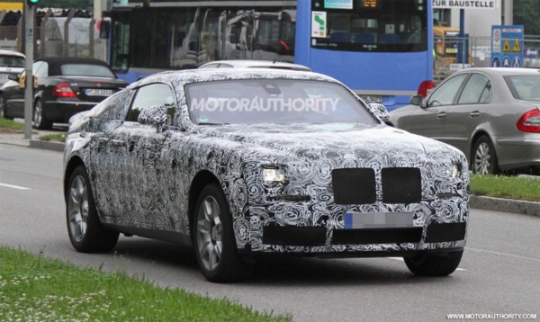 rolls-royce ghost coupé foto spia