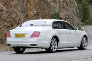 bentley continental flying spur restyling foto spia