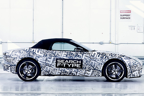 Jaguar F-TYPE, vista laterale della nuova vettura che sarà presentata al Salone di Parigi 2012 - UltimoGiro.com