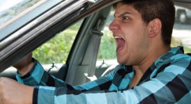 automobilista arrabbiato