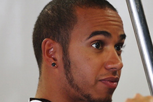 Lewis Hamilton, pole position al Gran Premio di Monza 2012 (immagine in evidenza) - UltimoGiro.com