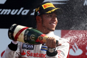 Lewis Hamilton vince il GP di Monza 2012 (immagine in evidenza) - UltimoGiro.com