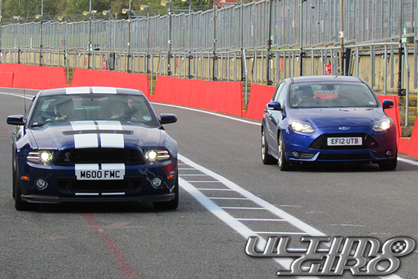 Ford, Mustang Shelby GT 500 e Focus ST nella Pit Lane del circuito Indy inglese di Brands Hatch (UK- Kent) - UltimoGiro