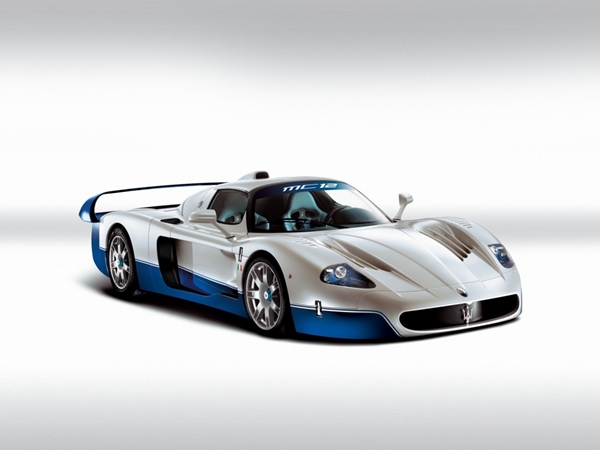 erede maserati mc12 laferrari