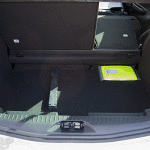 Nuova Ford B-MAX, particolare del doppio fondo del bagagliaio e della ruota di scorta - UltimoGiro.com