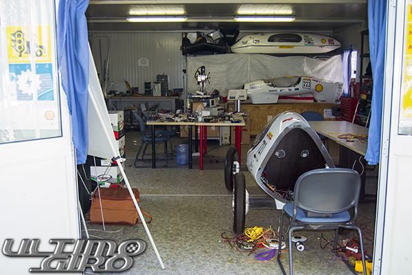 Shell Eco-marathon 2013, laboratorio del team del Politecnico di Milano (Dipartimento di Meccanica) 01 - UltimoGiro.com