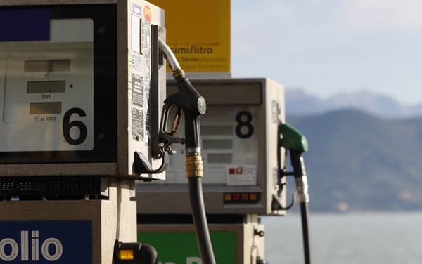 aumento prezzo benzina estate 2013