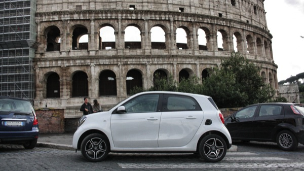 smart forfour colosseo roma