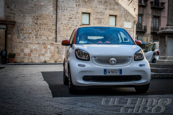 smart_fortwo_twinamic_fronte_bianco