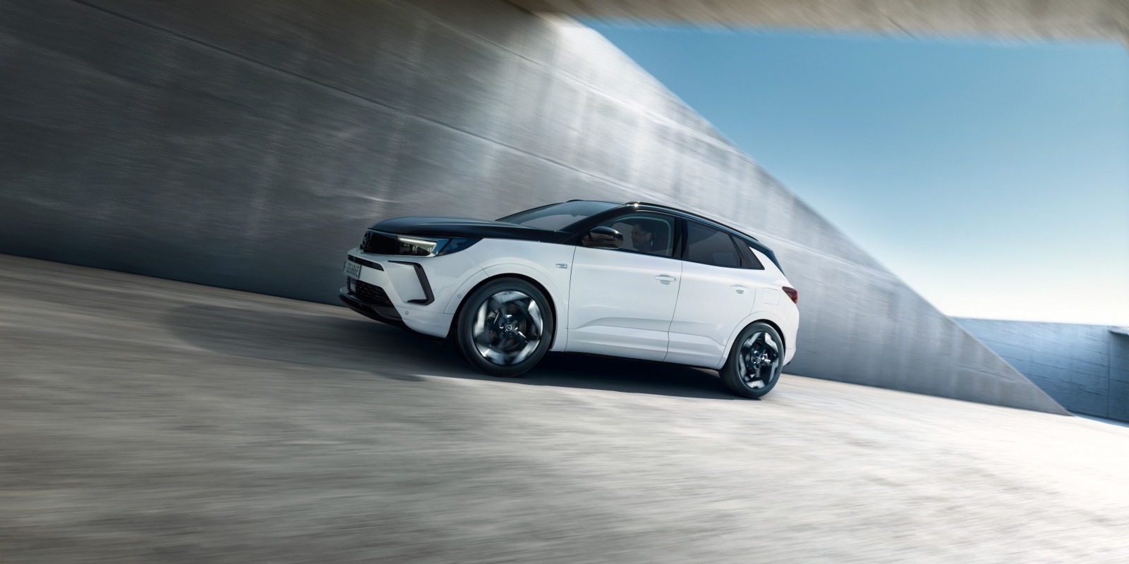 auto ibride richiamate da Stellantis